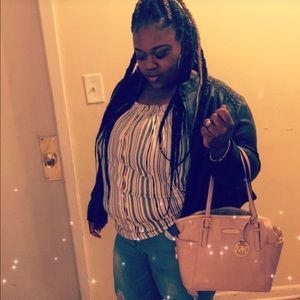 Meet your Posher, Ernestine